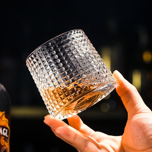 Export to domestic sales rotating glass wine glass tumbler beer glass foreign wine glass ice ball whiskey cup hammered whiskey rotating wine glass 180ml 1 piece