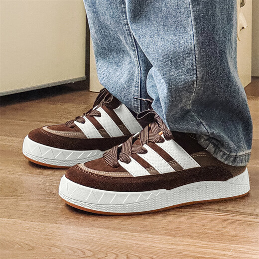 SUPNBA21 Shark Bread Chaussures 2025 Nouvelle marque de mode Chaussures de planche épaisses Sports décontractés Skateboard TRENDY SHOING BRESSIONNES SHOIS CASSOIRES SUPPLACES X9903 MI ORANGE 39