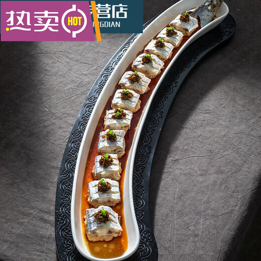 Assiette à la mode pour coiffeuses, célébrité Internet en céramique semi-circulaire arc grand strip steptail plats 100 cm assiette de coiffure + base noire