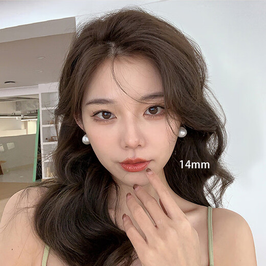 First encounter with pearl earrings without piercings Mosquito coil disc for women, light luxury, high-end, simple earrings, retro earrings, pearl earrings without piercings 14mm