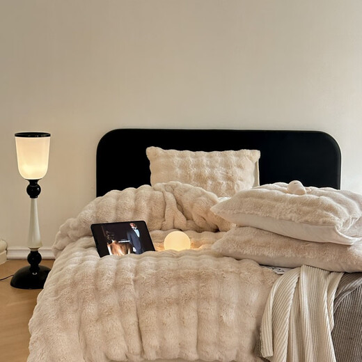 Arctic velvet milk velvet four-piece set winter warm rabbit velvet quilt cover bed sheets and bed cover single three-piece set double bedding Rice apricot [added velvet thickened, suitable for naked sleeping] 1.2m sheet three-piece set-quilt cover 1.5x2.0m