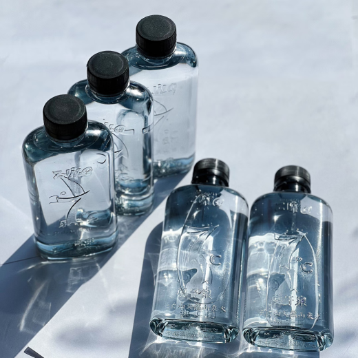Zhenwuquan Changbai Mountain Natural 7 grados Cold Spring Rock 983 metros Bajo Deuterio Débil Alkali Negocio de alta gama Agua potable 56 botellas [4 cajas] Entrega a su puerta
