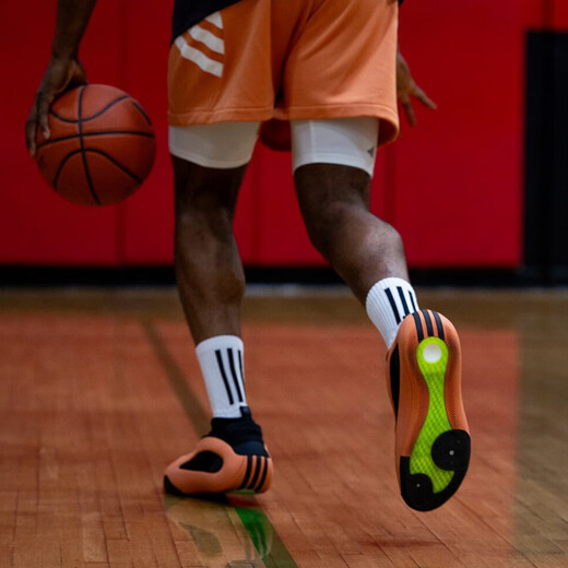 Adidas/Adidas 2024 Nuevos hombres y mujeres endurecen la versión de octava generación Versión de baloncesto IE2694 35.5