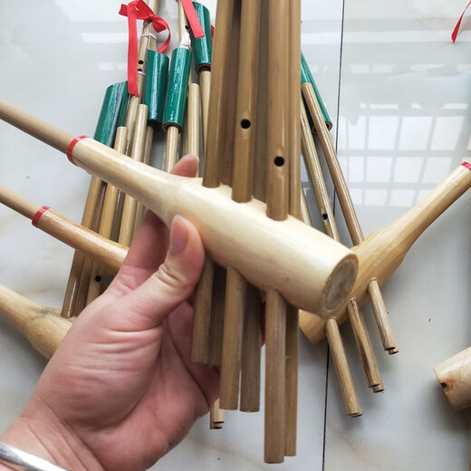 Народной музыкальный инструмент, Lusheng Guizhou Yunnan Miao Lusheng Medium Six-Tube шеститоночный шестицветный шестицветный шестицветный и старшие ученики средней школы, чтобы играть музыку. Учащиеся средней и средней школы, чтобы играть 63*30 см.