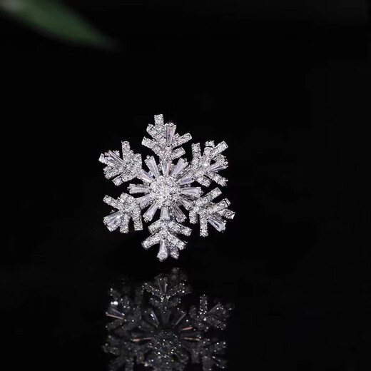 Xinshe high-end luxurious and atmospheric rotating snowflake brooch 2025 new trendy brooch brooch versatile suit clothes accessories snowflake can be rotated