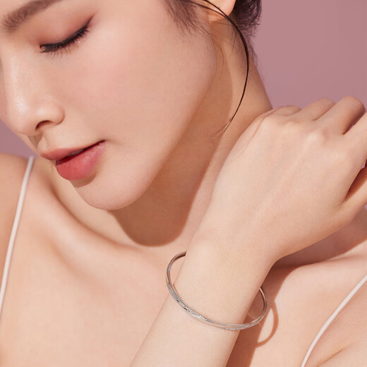 Lukfook Jewelry Platinum 950 Crushed Ice Platinum Bracelet Solid Bracelet Price G07TBPB0017 56mm-24.08g (including labor cost 1950 yuan)