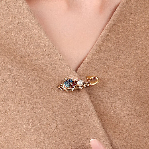 Ancient sayings and modern scenery, Thai blue brooch, sweater, coat, shawl pin, handmade corsage, anti-exposure gourd accessories, collar button for women