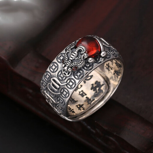 Huobei Fuyu pure silver 990 gold toad Pixiu ring men's six-character mantra retro birthday gift pure silver gold toad style