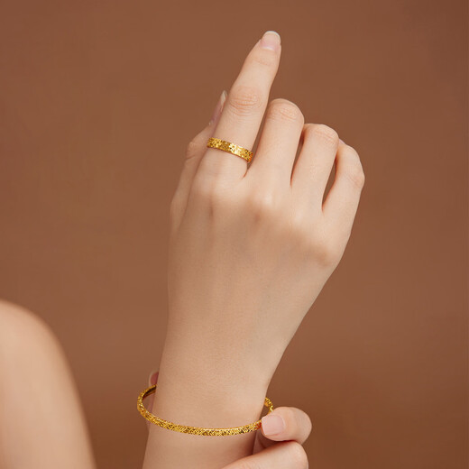 Lukfook Jewelry Pure Gold Broken Ice Gold Ring Solid Closed Ring Price No. 15 - Approximately 5.11 grams