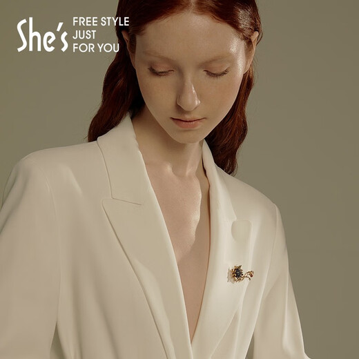 She s Akiko Brooch Van Gogh Sunflower Scarf Buckle Pin Retro Crystal Ladybug Corsage Accessories Birthday Gift for Women Golden Sunflower D0