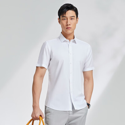 Chemise du PDG du printemps et du coton d'été pour hommes, un repassage gratuit en coton et pas facile à plisser de la chemise à manches à manches courtes de chemise professionnelle classique décontractée blanc 39