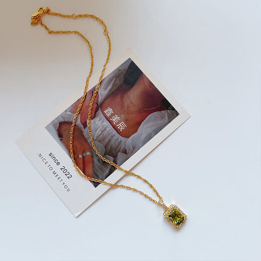 Old Phoenix Peridot Pendant European and American Fashionable Sparkling Faceted Zircon Olive Green Necklace