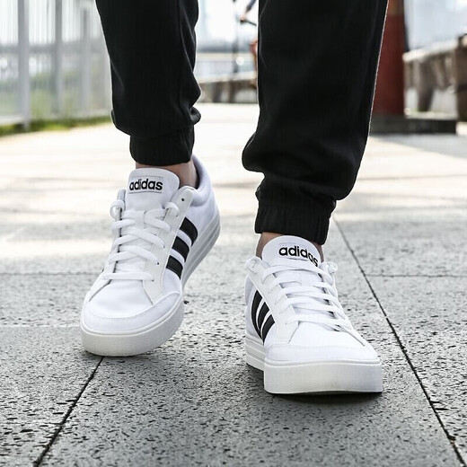 Adidas new men's shoes sneakers summer low-top cushioning and anti-slip casual canvas shoes breathable and lightweight AW3889/small white shoes 42