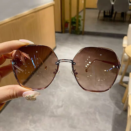 VOTREDAME sunglasses sunglasses girls' anti-ultraviolet polarization ins fashionable sun protection driving glasses black gold frame gradient gray