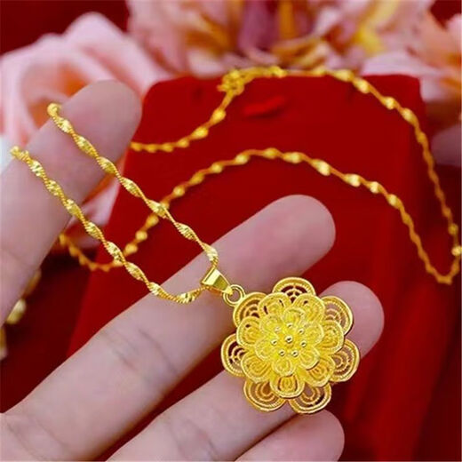 Jinshitong Old Phoenix Gold Store Diez mil personas agarra Hong Kong Vietnam Gold Collar de girasol colgante de giras girasol regalo Flower Fish Bone .8 Gramos se venderán por 5,999 yuanes