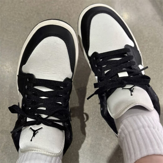 耐克（NIKE） 【潮】Air Jordan aj1 Low女鞋板鞋低帮透气休闲运动耐磨篮球鞋 FB9893-101（黑白熊猫） 38.5