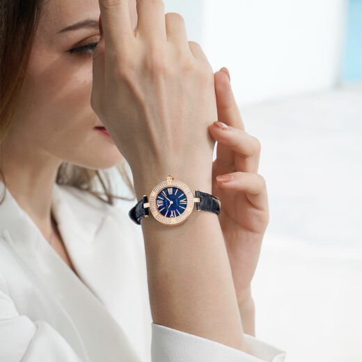 
Caloric King Star Moon Series Light Luxury Diamond Alligator Leather Strap Swiss Quartz Movement Watch CK16856