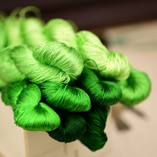Other embroidery craftsmen No. 01 Su embroidery thread silk thread mulberry silk thread tools materials embroidery Hunan embroidery real embroidery thread spring breeze blows willow green embroidery thread No. 7 5 small