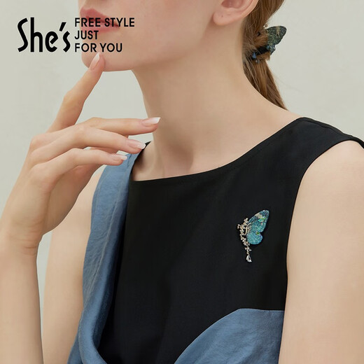 She s Qianzi celebrity style embroidered butterfly brooch high-end exquisite corsage pin silk scarf buckle birthday gift for women dark blue dark green SBB8701232C0
