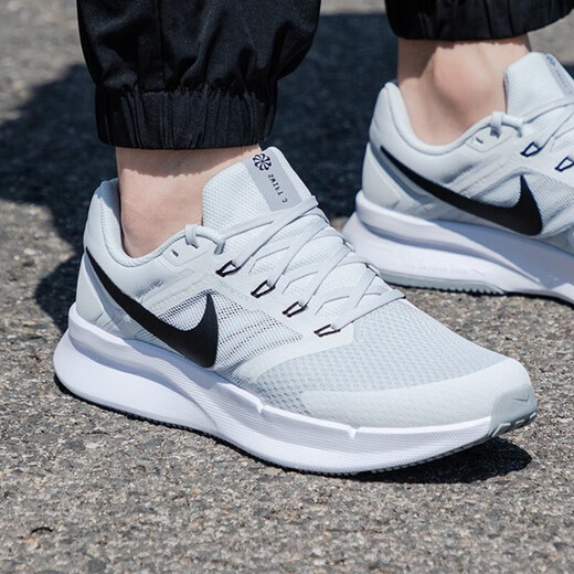 耐克（NIKE）跑步鞋男鞋2025夏季运动鞋RUN SWIFT 3网面公路专业减震休闲鞋 DR2695-005光子灰/白色/黑 42