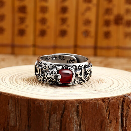 Huobei Fuyu pure silver 990 gold toad Pixiu ring men's six-character mantra retro birthday gift pure silver gold toad style