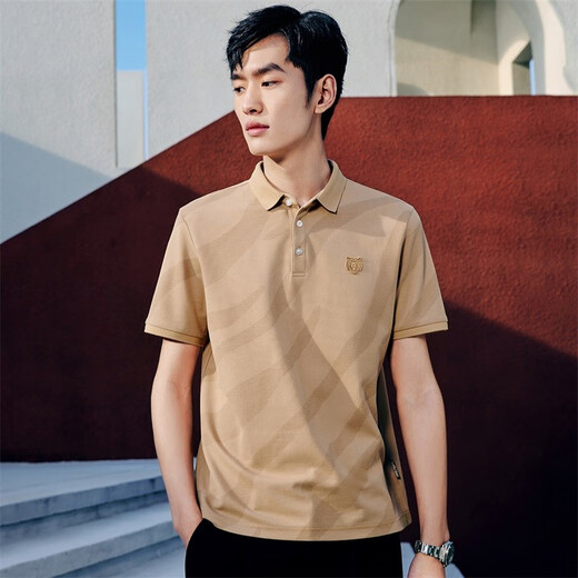 与狼共舞POLO衫男夏季简约休闲冰丝老虎满印短polo上衣男 701卡其 M 170/88A