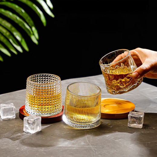 Export to domestic sales rotating glass wine glass tumbler beer glass foreign wine glass ice ball whiskey cup hammered whiskey rotating wine glass 180ml 1 piece