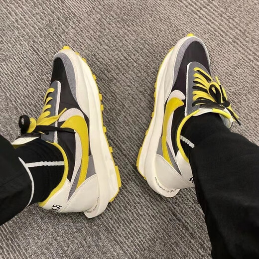 Nike (Nike) Sacai Undercover Takahashi Shield's Grey Grey and Black Yellow Running Shoes -300-600 Extranshe Direct Mail DJ4877-001 36.5