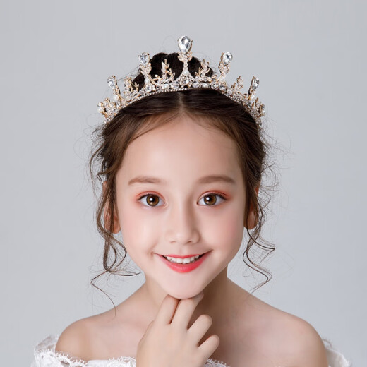 Gulaiden gives the beautiful little girl a princess crown, a child's crown, a child's princess internet celebrity photo crown, a retro European and American girl's Korean style trendy golden big diamond crown (in stock)
