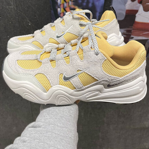 耐克（NIKE）跑步鞋女鞋2025夏季新款复古老爹鞋缓震耐磨低帮运动鞋轻便休闲鞋 DR9761-700 37.5