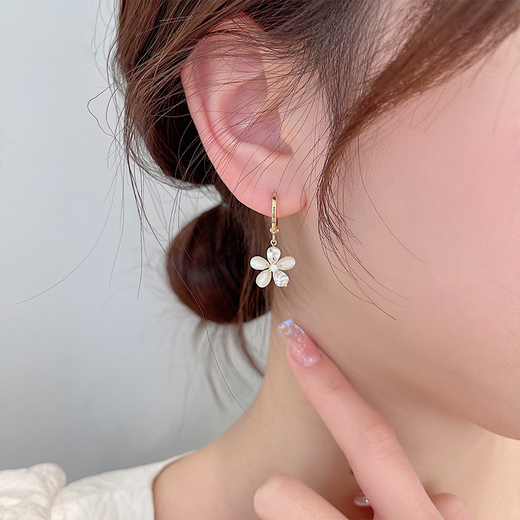 Idel flower earrings for women Korean temperament internet celebrity fashion versatile tassel earrings high-end light luxury earrings synthetic opal rhinestone flower earrings E1996