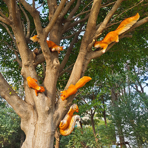 Fu Yayi Outdoor Garden Forest Courtyard Decoration Simulation Tree Climbing Little Squirrel Ornaments Creative Crafts Resin Animal Sculpture NF50696 Large Squirrel Pair