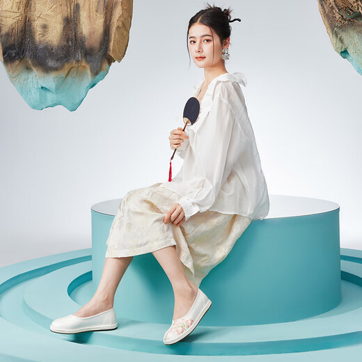 老美华【海棠】传统女千层底刺绣艾草布鞋中国风夏季 白色 35 