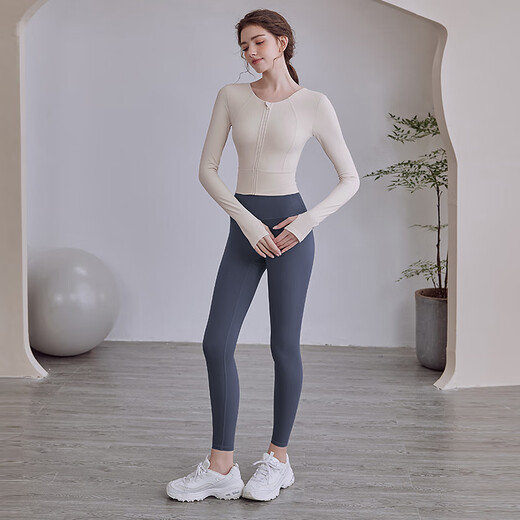 LULULMCCTN long-sleeved yoga suit with chest pad for women, autumn and winter new beautiful back fitness sports Pilates suit, separate milky white long-sleeved M