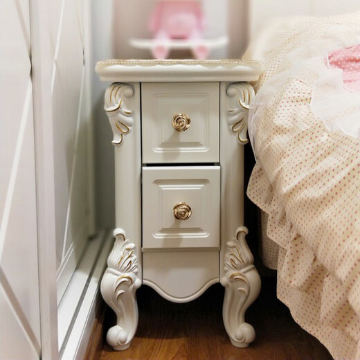 JPhznb European Style Nacht Tisch Europäischer Stil Mini-Nachttisch Einfacher schmaler Speicher kleiner Bettschrank Aufbewahrung Zwei-Pull-Kleinschrank 9865 9871 Elfenbein weiße Silber Zeichnung Ganzes Paket