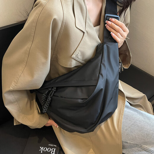 慕昂包包通勤大包女2024新款时尚大容量软皮单肩包休闲饺子包斜挎背包 黑色 大号