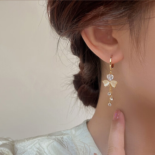 Idel's new niche design, high-end tassel earrings, light luxury, clover earrings, earrings, birthday gifts for girls, golden clover tassel earrings E2683