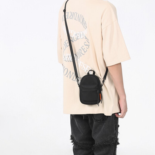Bolsa de teléfono móvil Mu Jin, bolso cruzado de hombres y mujeres, mini bolso de moda, auriculares de moda de la calle de celebridades de Internet, billetera de monedas clave, negro (con colgante de astronautas)
