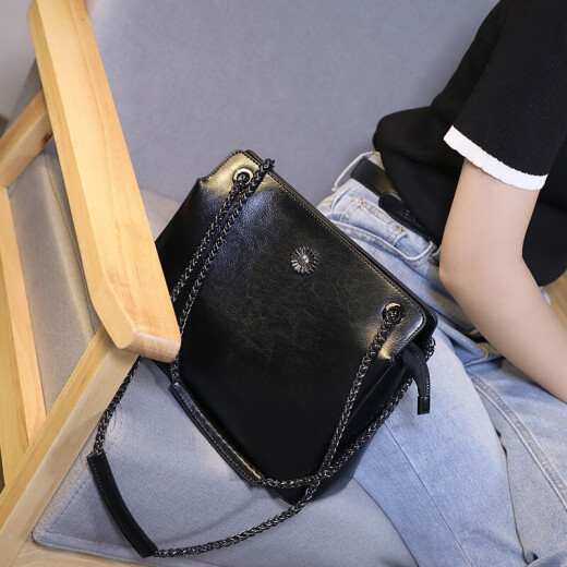 viney cowhide shoulder bag women's fashion versatile bag women's bag Korean version small daisy chain bag casual large capacity crossbody bag luxury gift for wife birthday gift for girlfriend black