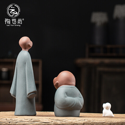 Tao Yunshang's ceramic Zen purple sand monk tea pet ornaments can be used to raise handmade tea and play tea table ornaments and tea accessories. Senior brother + second senior brother - two small white dogs for free