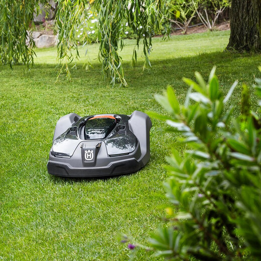 Husqvarna瑞典原装进口智能全自动割草机草坪修剪机割草机器人自动割草 新款AM550