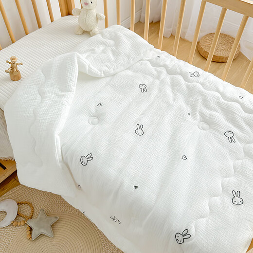 Bei Qichu newborn quilt baby quilt kindergarten quilt all-season pure cotton quilt double-sided white background crepe cotton-embroidered bear 100*120cm autumn and winter style