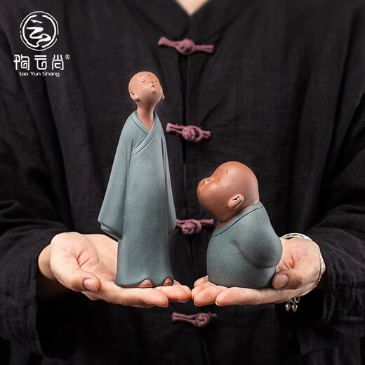 Tao Yunshang's ceramic Zen purple sand monk tea pet ornaments can be used to raise handmade tea and play tea table ornaments and tea accessories. Senior brother + second senior brother - two small white dogs for free
