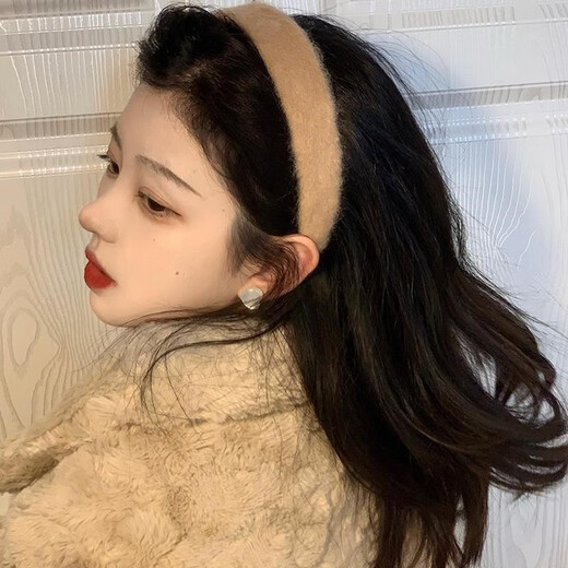 Haiyiduo autumn and winter plush wide-brimmed headband, retro-style women's face wash artifact, nostalgic hair accessories, new Japanese and Korean versatile outing headwear, white fur + milk tea color fur headband