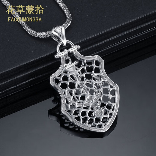 Flowers and grass covered with flowers Platinum men's pendant Platinum men's PT950 platinum pendant Fashionable super flash domineering simple platinum pendant Platinum pendant weighs about 22.36 grams