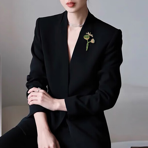 QUAMER gold store model dragonfly lotus brooch, high-end women's Chinese style exquisite corsage design, niche and versatile, green