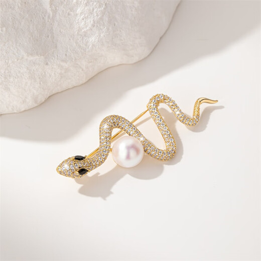 Qlady snake brooch, high-end female brand corsage, niche design, anti-exposure pin, suit accessories, birthday gift