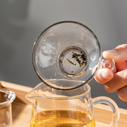 Kangyun (KANGYUN) Kangyun glass tea funnel tea filter with filter tea water separator with base Kung Fu tea set accessories tea drain 04 straight seat glass tea drain (transparent)