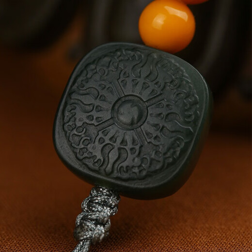 Potala Palace Beeswax Buddhist Beads Bracelet with 108 Buddhist Rosary Beads for Men and Women. New Year’s Birthday Gift for Girlfriend. Beeswax Buddhist Beads with 108 Buddhist Beads.