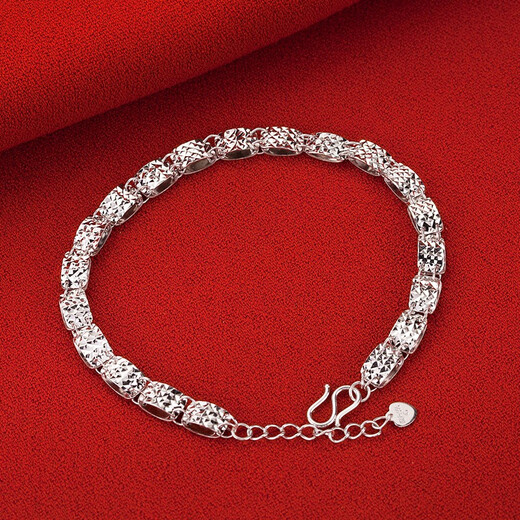 Yuan Shengfu's new PT950 high quality platinum bracelet with imitation diamonds. Fashionable women's platinum hand jewelry on sale. 6.97g. Length 15.5-17.5cm adjustable.